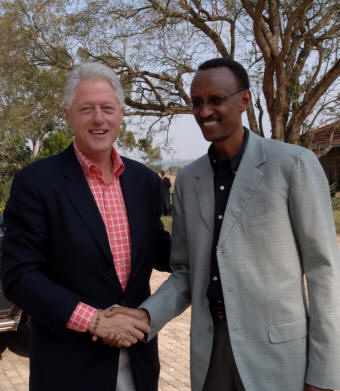 Bill Clinton et Paul Kagame, le 6 juillet 2006