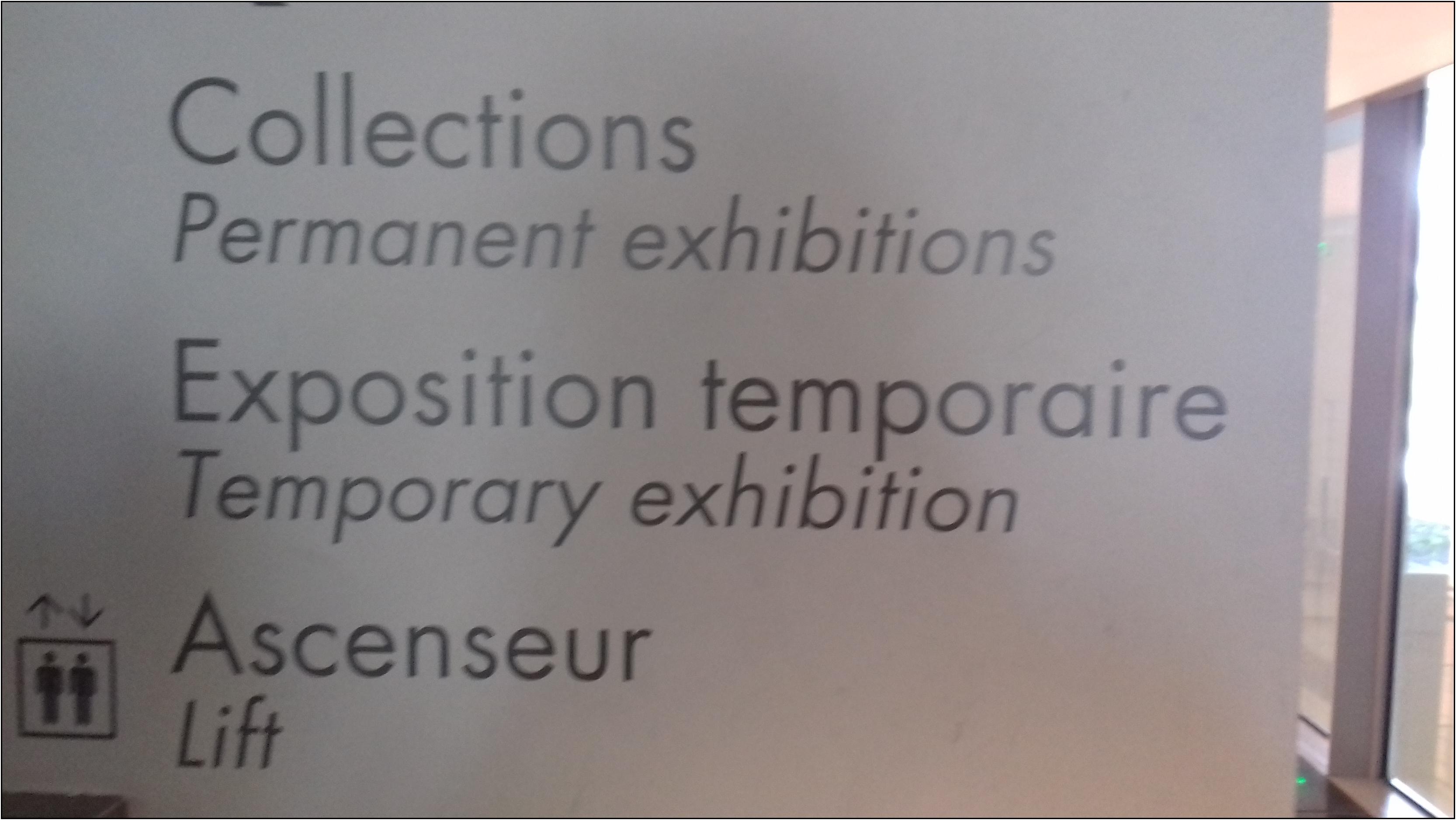 Affichage bilingue illégal au Musée de la Romanité de Nîmes : Collections et Expositions.