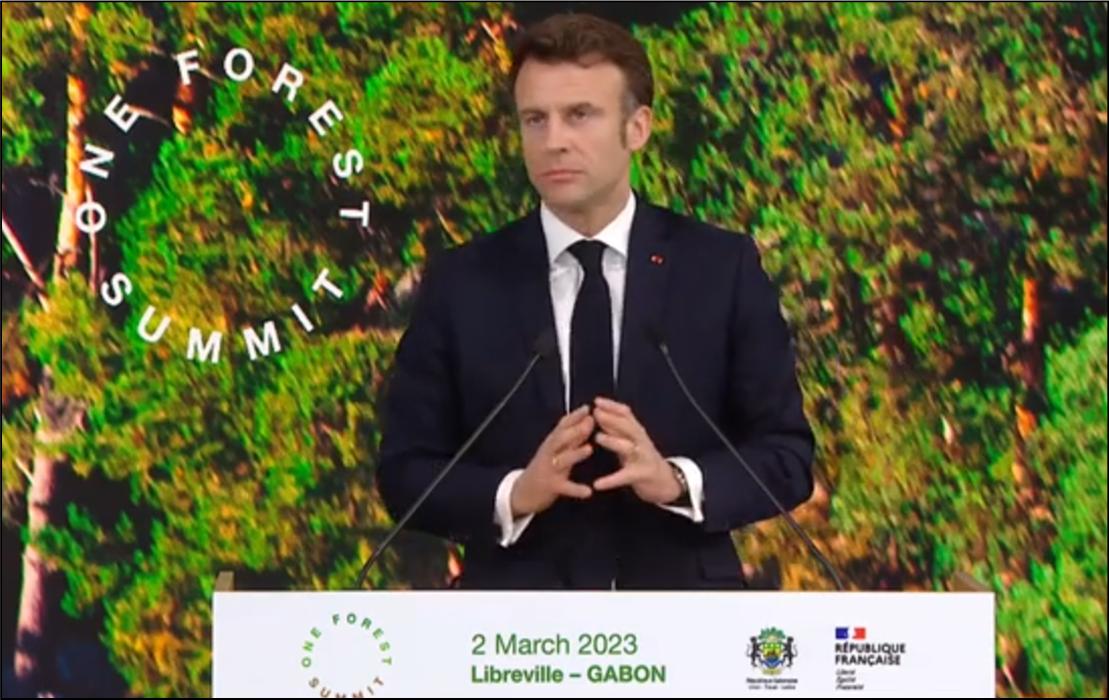 Emmanuel Macron au Sommet sur la Forêt à Libreville au Gabon, le 2 mars 2023.