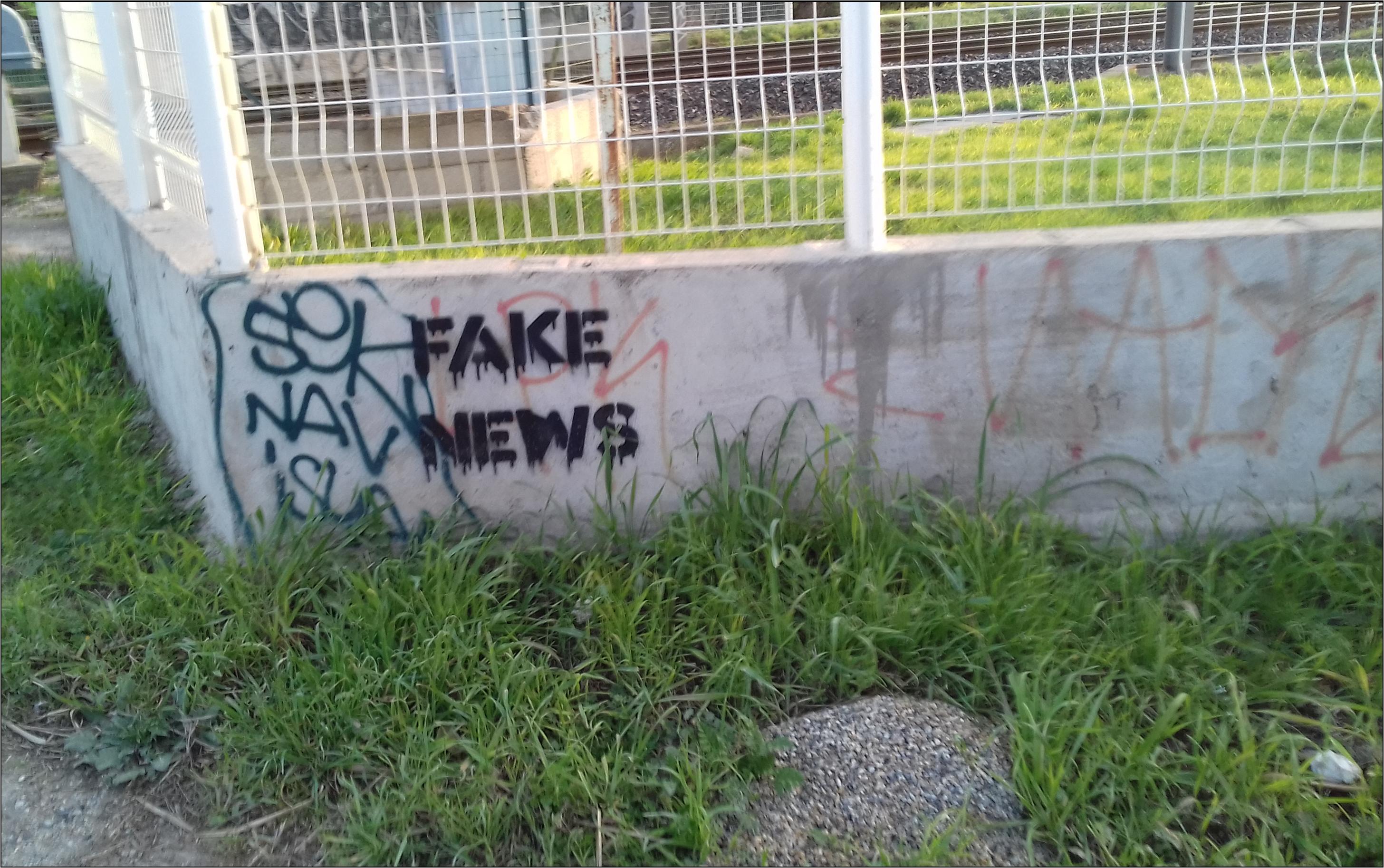 Fake News en anglais, INFOX en francais