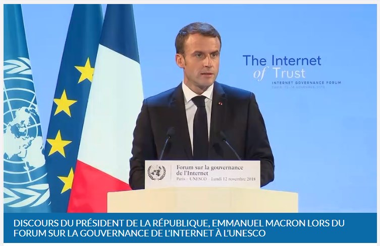 Emmanuel Macron, Internet et sa soumission  l'anglais