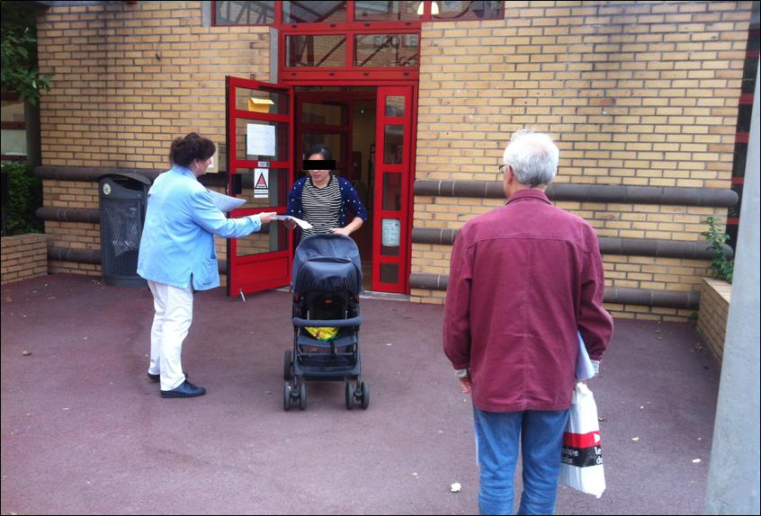Tractage dans l'Essonne contre l'anglais partout