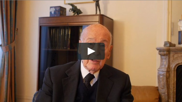 Valéry Giscard d'Estaing et les langues.